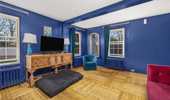 599 E Main Rd, Middletown, RI 02842
