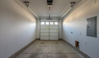 318 11TH St, Bandon, OR 97411