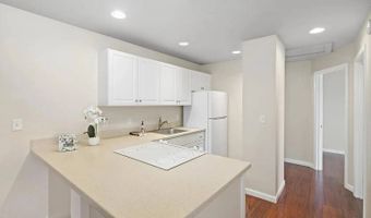 160 Keonekai Rd APT 14-202, Kihei, HI 96753