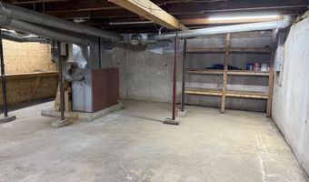 35 Maple St, Baileyville, ME 04694