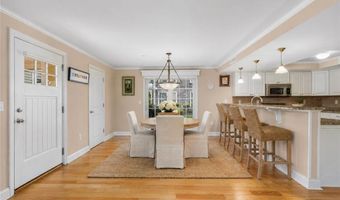 20 Narragansett Ave 306, Narragansett, RI 02882