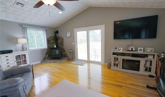 14 Willow Dr, Cranston, RI 02920