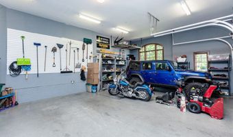 605 Oakwood Pl, Polk City, IA 50226