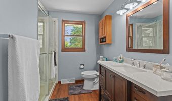 1636 S DRISCOLL St, Appleton, WI 54914