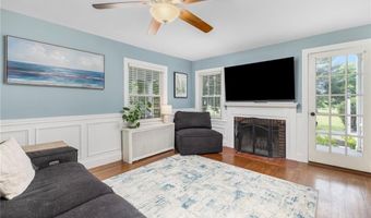 138 Homecrest Ave, North Smithfield, RI 02896