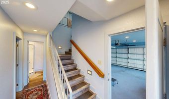 222 DEL NORTE Ln 8, Brookings, OR 97415