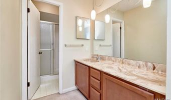 241 Valleyoak Ct, Ballwin, MO 63021
