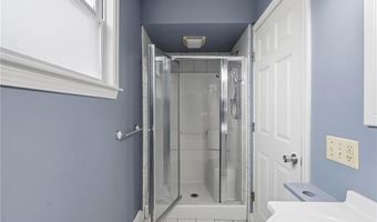 105 Park Ave, Cranston, RI 02905