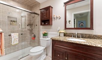 67 Swartzel Dr, Middletown, NJ 07748