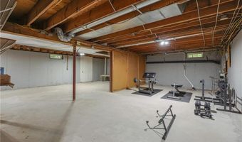 215 Adirondack Dr, East Greenwich, RI 02818
