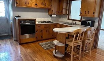 75 Hopeworth Ave, Bristol, RI 02809