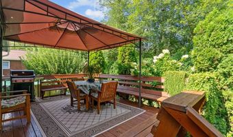 72 Winifred Ave, Warwick, RI 02889