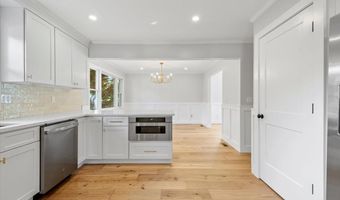 94 Carman Pl, Amityville, NY 11701