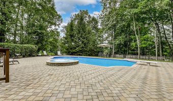 14 S Post Ln, Airmont, NY 10952
