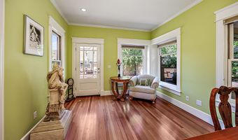 586 B St, Ashland, OR 97520
