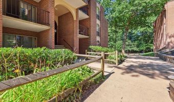 3322 WOODBURN VILLAGE Dr 13, Annandale, VA 22003