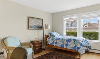 99 Dockside Ln, Belfast, ME 04915