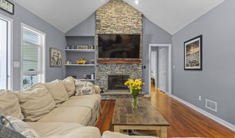 71 Olde Orchard Rd, Clinton, CT 06413