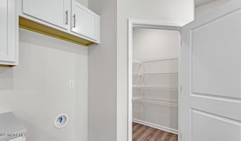 10 Dahlia Ct, Bayville, NJ 08721