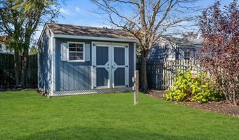 8 Eagle Dr, Bayville, NJ 08721