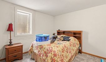 208 E Short St, Beresford, SD 57004