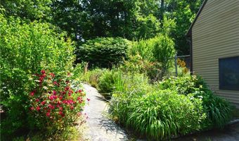 11 Buckeye Brook Rd, Charlestown, RI 02813