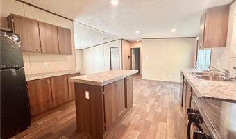 232 S Oak St, Austin, IN 47102