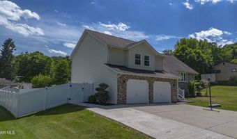 359 Reiling Ln, Altoona, PA 16601