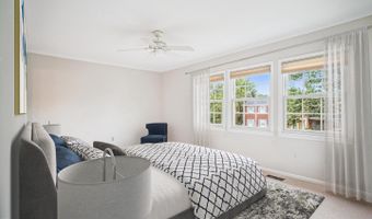 7492 COVENT WOOD Ct, Annandale, VA 22003