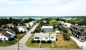 117 Wolcott Ave, Middletown, RI 02842