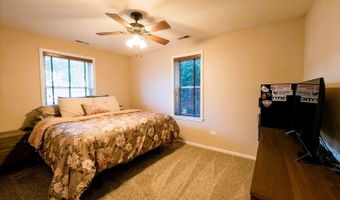 39450 N Circle Ave, Antioch, IL 60002