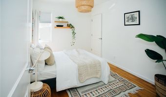 17442 Burma St, Encino, CA 91316