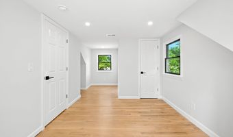 11 Budd Dr, Bethel, CT 06801