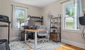 96 Dexter Rd, Scituate, RI 02857