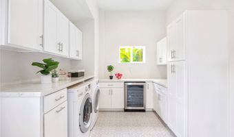 368 S Kalaheo Ave, Kailua, HI 96734