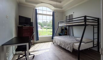 605 Plantation Dr, Adel, GA 31620