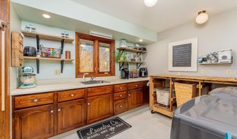 609 S Splitrock Blvd, Brandon, SD 57005