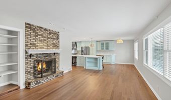 1405 Surrey Ln, Algonquin, IL 60102