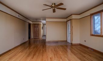 104 Lakewood Dr, Antioch, IL 60002