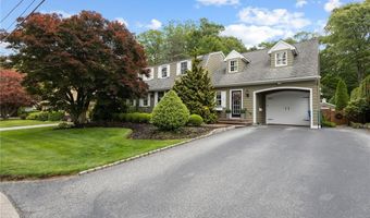 152 Glen Hills Dr, Cranston, RI 02920