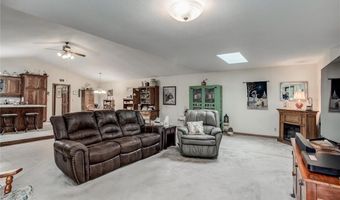 18345 Nottingham Ct, Basehor, KS 66007