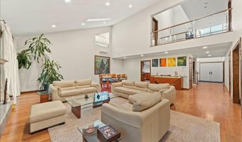 10 Morley Ct, Albertson, NY 11507