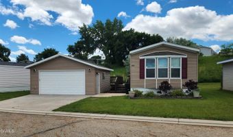 4005 19th St NE, Bismarck, ND 58503