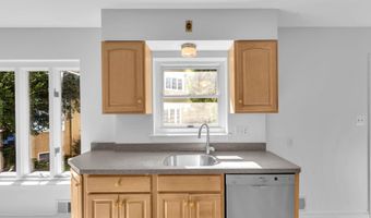 3548 N VALLEY St, Arlington, VA 22207