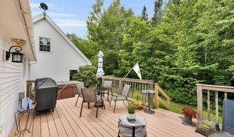 21 Bowling Green Ln, Belfast, ME 04915