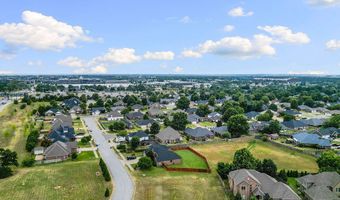 2711 SE 7Th St, Bentonville, AR 72712