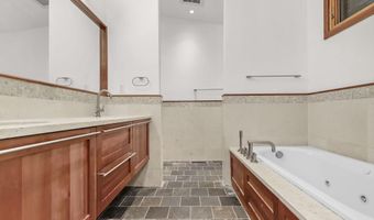 6921 AYR Ln, Bethesda, MD 20817