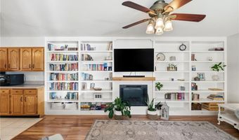 65 SKUNK HILL Rd, Hopkinton, RI 02832