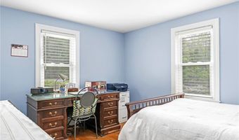 33 Upland Way, Barrington, RI 02806