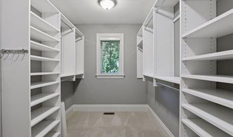 132 Interlachen Rd, Hopkins, MN 55343